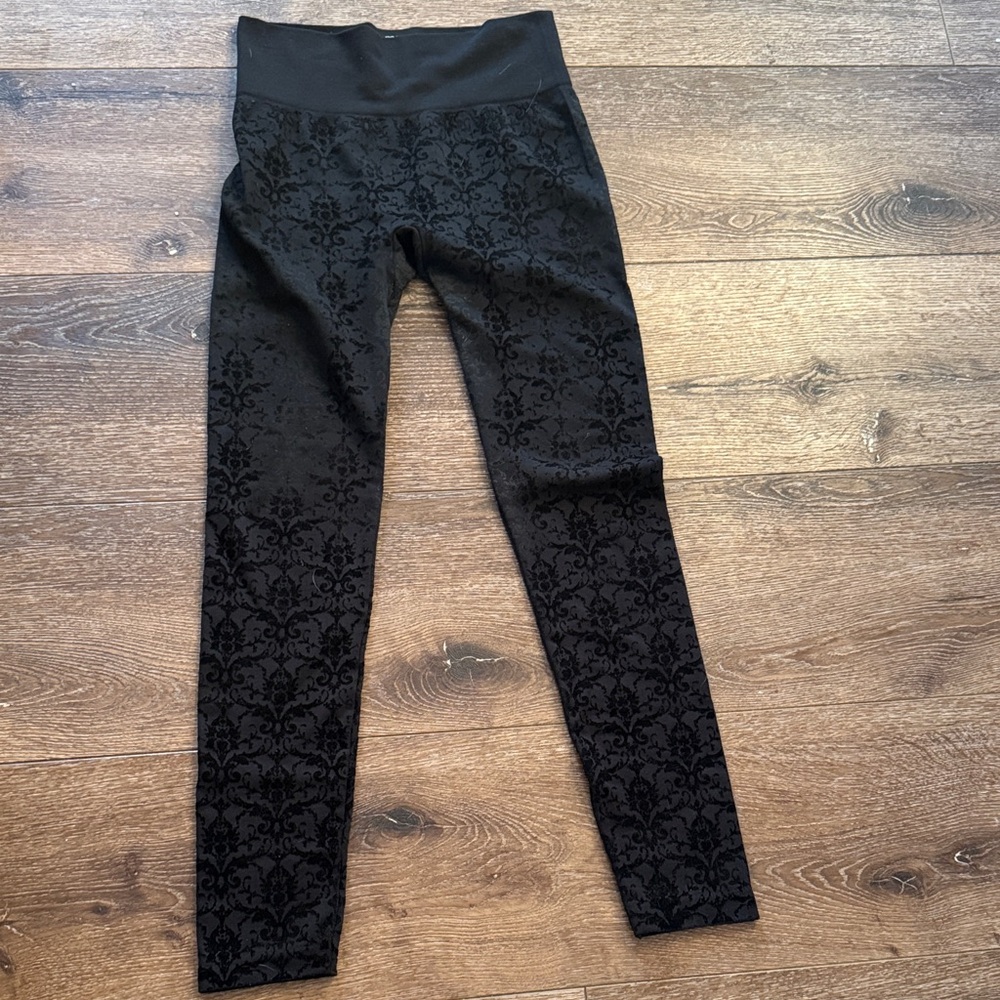 Maurice’s black leggings medium